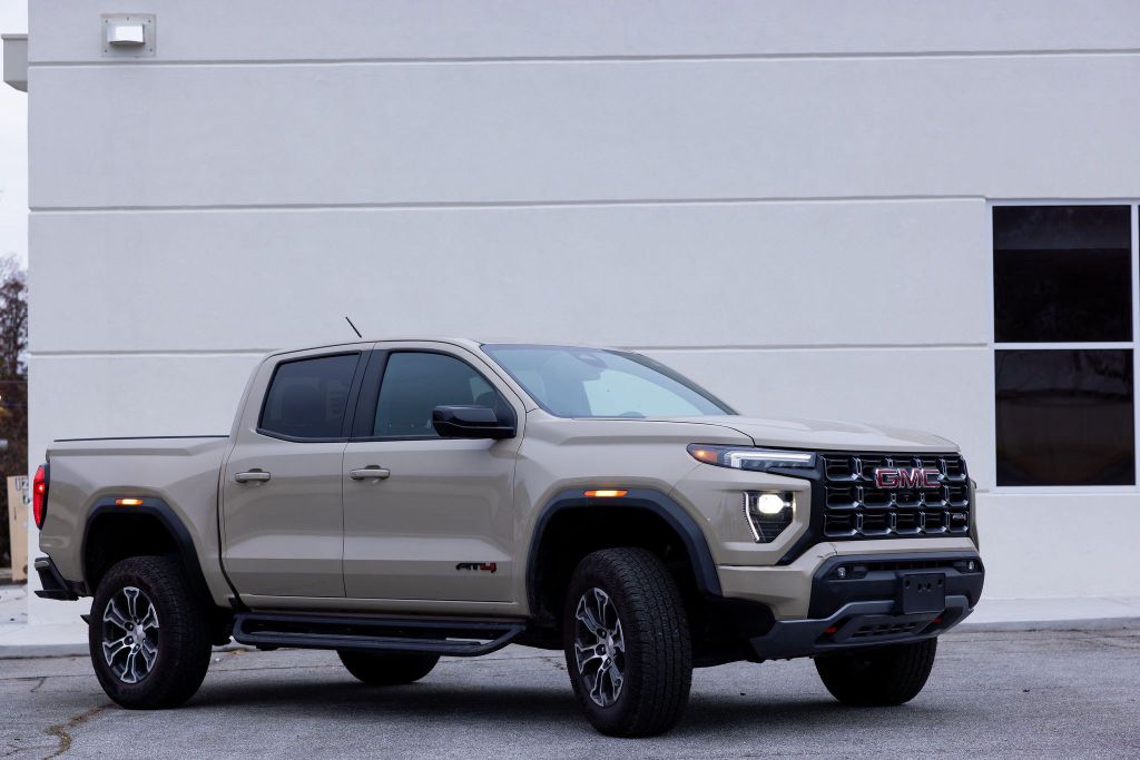 2024 GMC Canyon AT4's photo